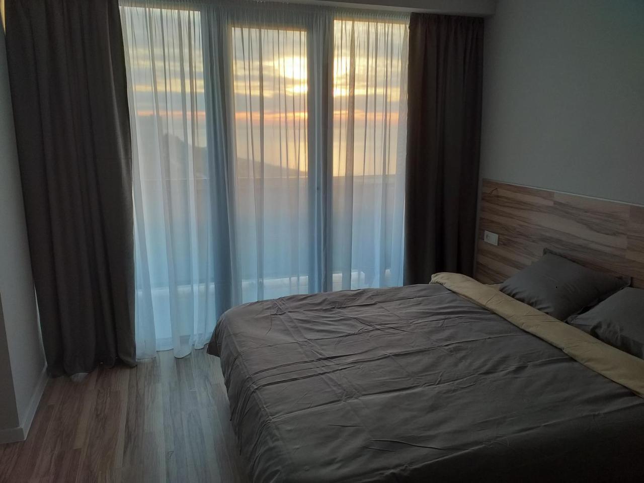 Batumi Beach Tower Exteriör bild